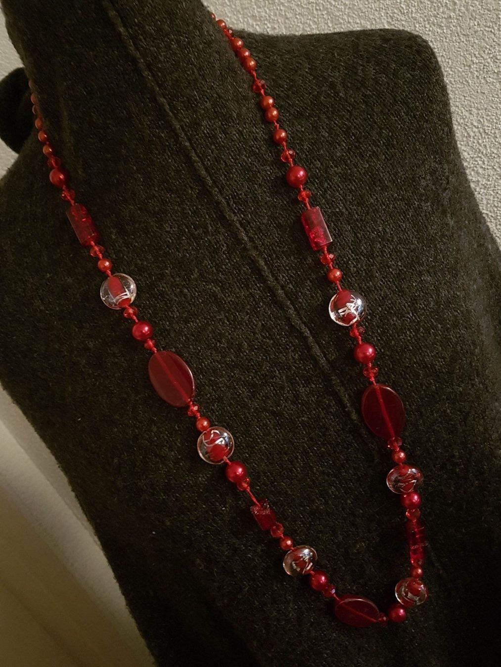 Catenine: Kette rot, versch. Beads, leicht def. – Usato da Ettingen venduto da Maranathatalitha 2