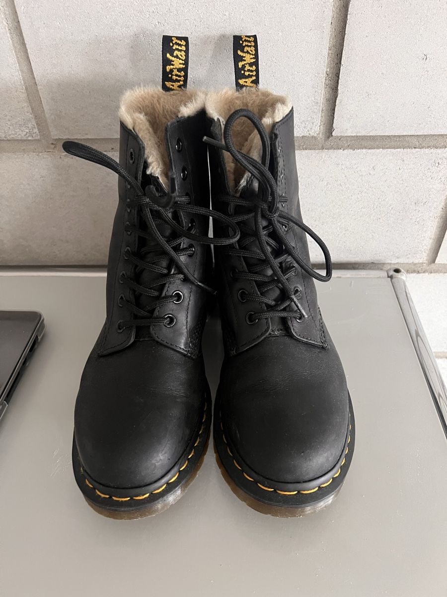 Dr. Martens Scarpe da donna: Dr Martens mit Fell Gr 39 – Usato da Biel/Bienne venduto da Jobu03 2