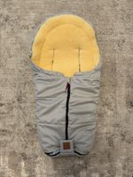 Kaiser Lammfell Fusssack „Naadja“ – grau (Babyschale)