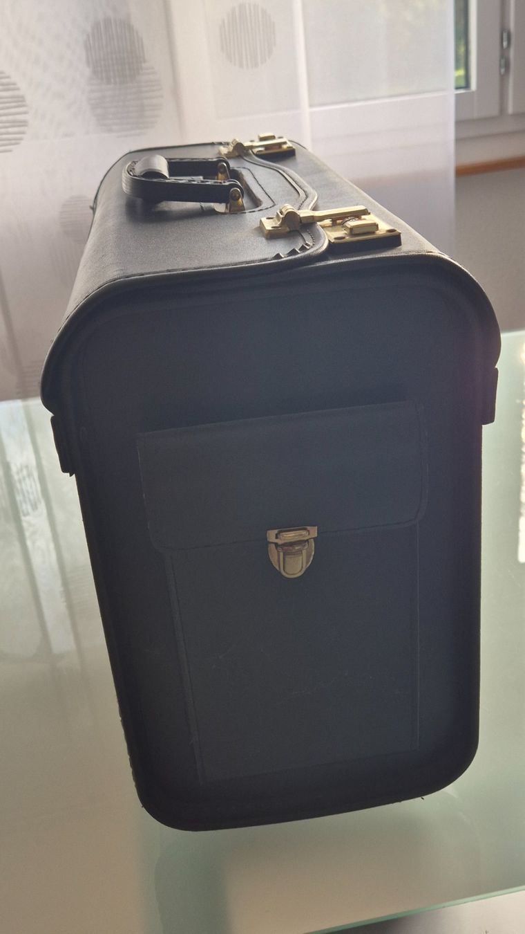 Valises & Sacs: Aktenmappe aus Leder – D'occasion à Stettlen par kur_ss2z
