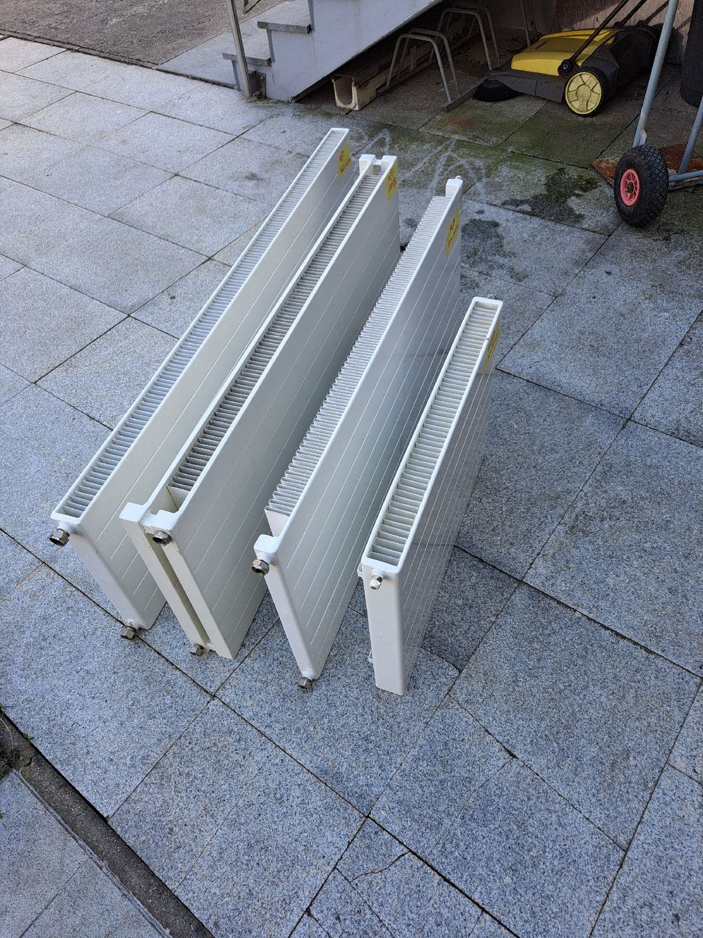 Altro in Utensili da giardino: Heizkörper  5 Radiator – Usato da Uzwil venduto da TeJel 1