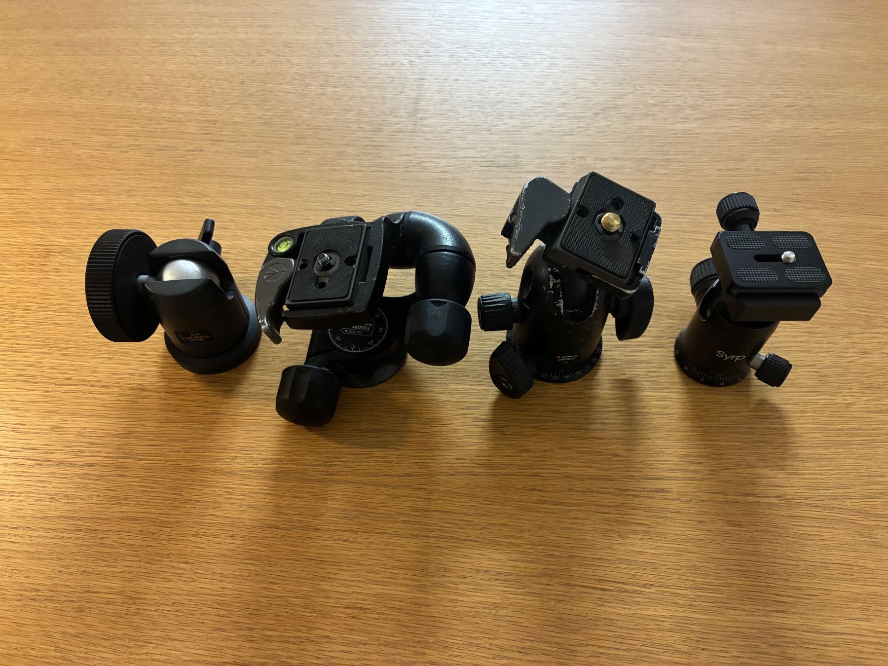 Manfrotto Caméscopes: 4 x Kugelköpfe – D'occasion à Fribourg par waves55