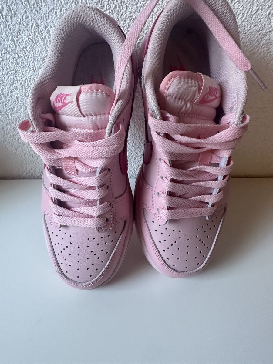 Nike Scarpe da donna: Nike Dunk Low Triple Pink – Nuovo e nell'imballaggio originale da Appenzell venduto da K.brei 1