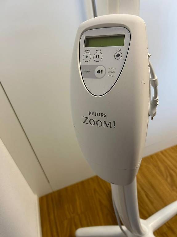 Medizinische Geräte: PhilipsZoom WhiteSpeed Bleaching Gerät  – Gebraucht aus Sachseln von raffika91 1