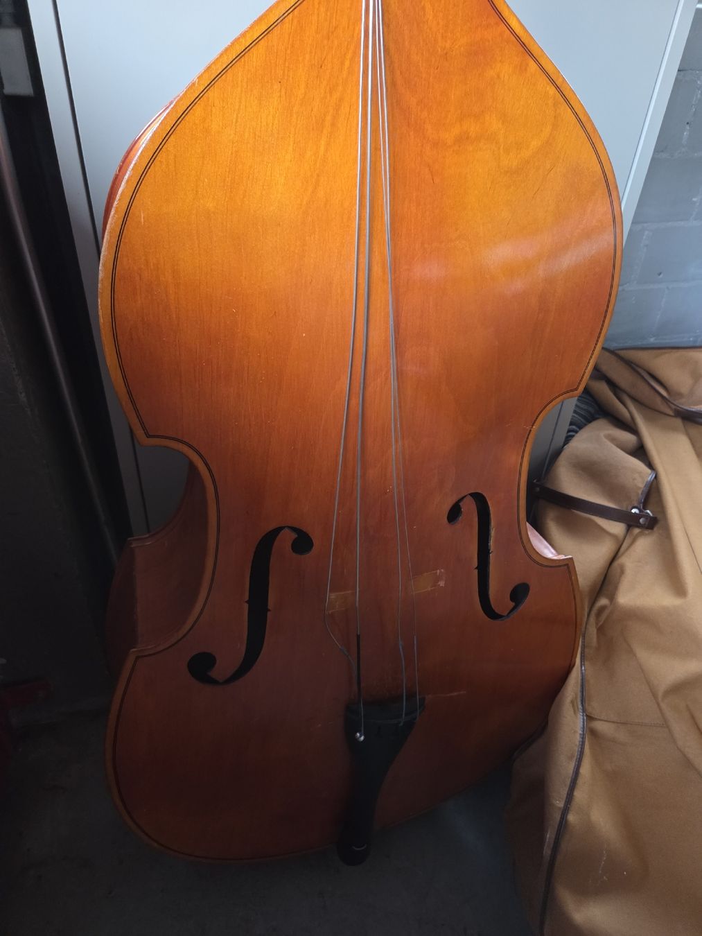 Musikinstrumente: Kontrabass mit Tasche, beschädigt – Defekt aus Oberhasli von General-Dealer 1