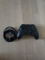 Xbox Wireless Controller Schwarz mit Kabel guter Zustand