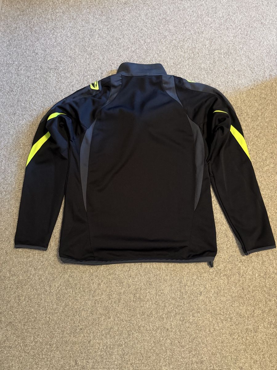 T-shirt: Trainingshirt/Top von Saller – Usato da Cham venduto da carmenblacky 2