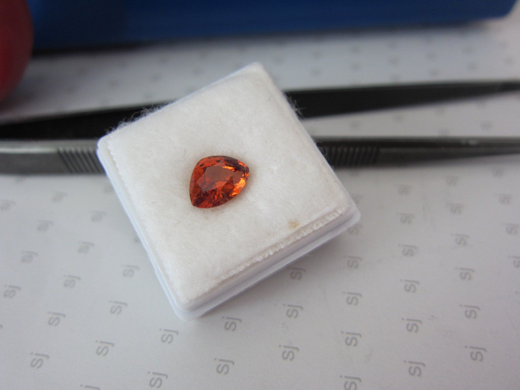 Pietre preziose: Hessonite Granat 1.47 ct VS - Sale – Nuovo e nell'imballaggio originale da Zürich venduto da Coloursofceylon 1
