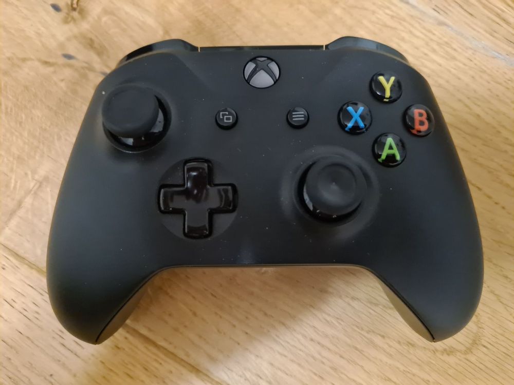 Microsoft XBOX One X Controller / Wireless / Original | Kaufen auf Ricardo