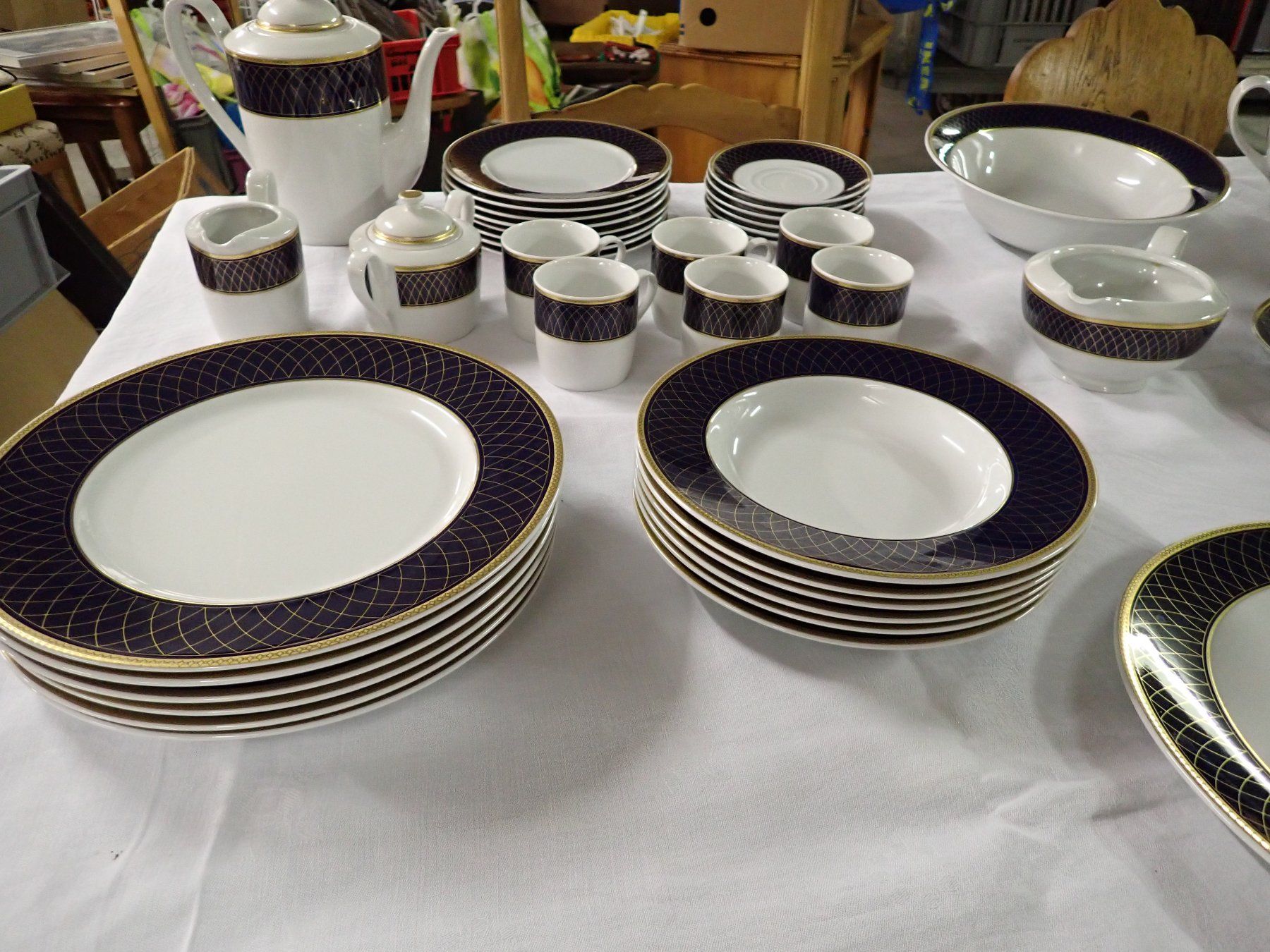 Set di piatti: Preisreduktion! Luxus Zepter Geschirrset 40 Teile – Usato da Wallisellen venduto da Mf1000 5