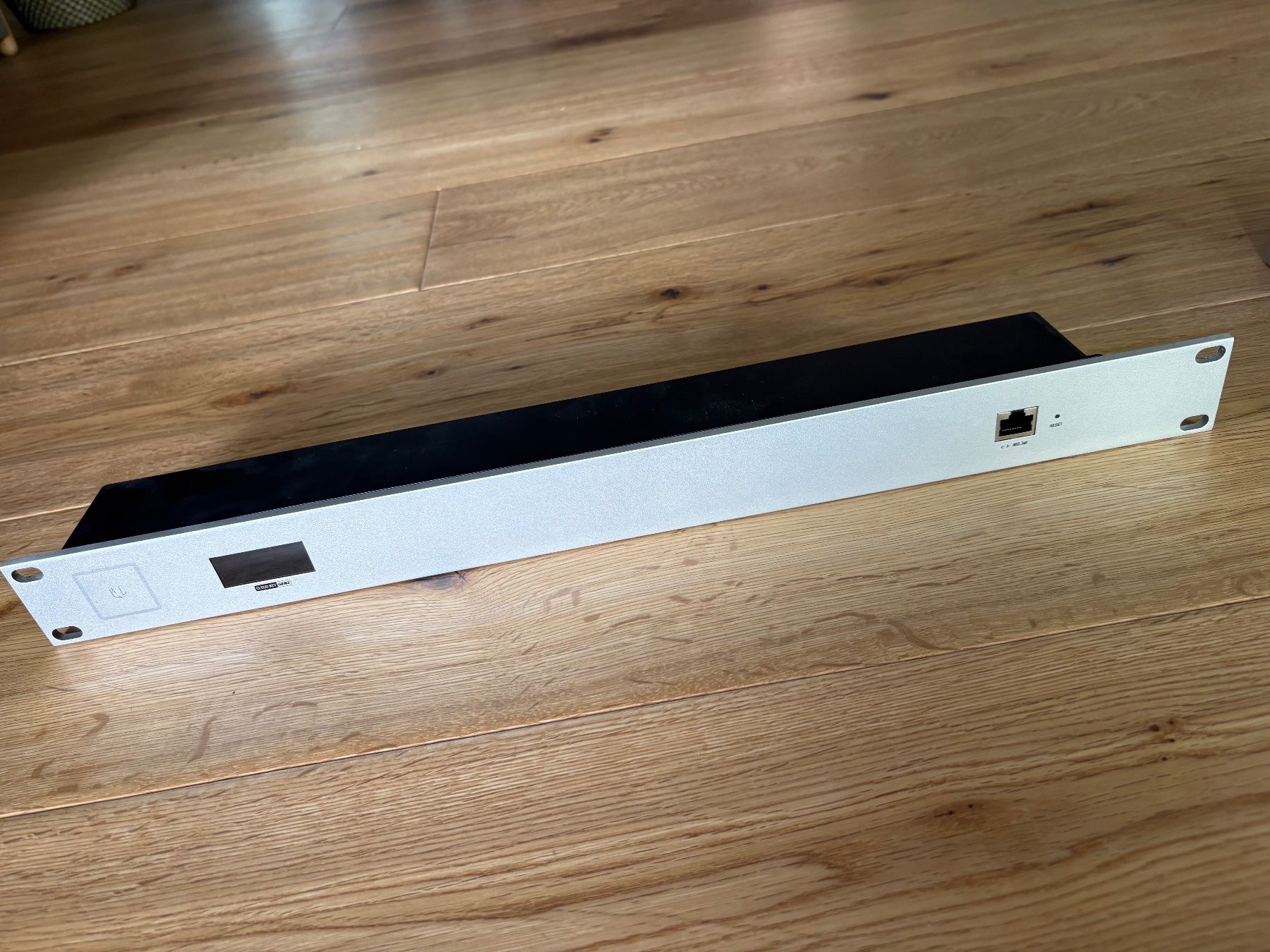 Ubiquiti Racks & Supports: Ubiquiti CloudKey Rack Mount – D'occasion à Muttenz par kuz_kx79