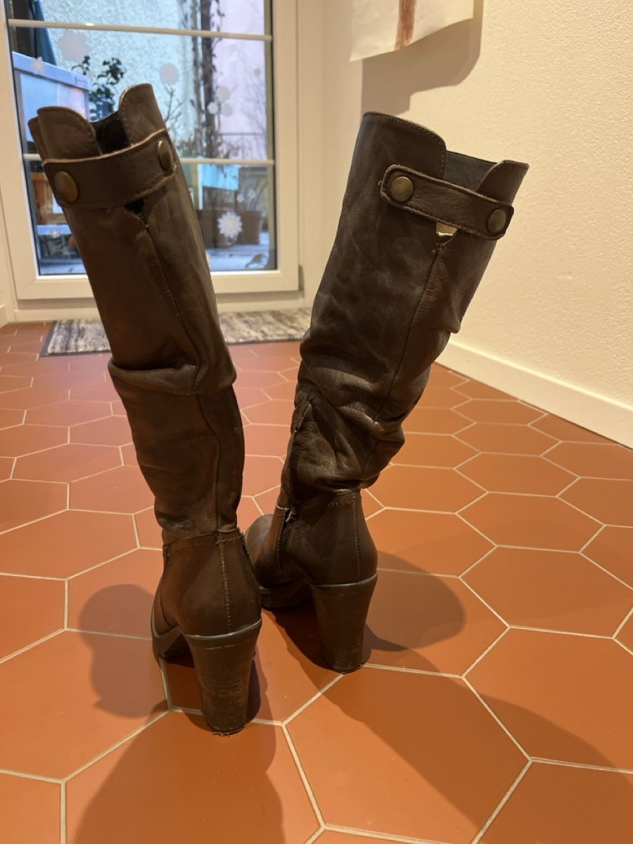 Damenschuhe: Dunkelbraune Stiefel aus Leder, Grösse 36 – Gebraucht aus Bern von mmuehlemann7 3