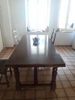 Table avec rallonge + 8 chaises
