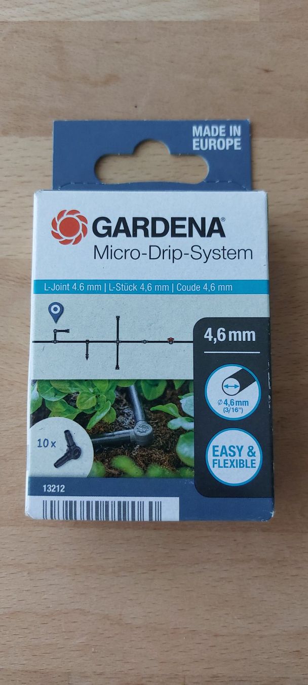 Gardena Unità & Adattatore: Gardena Micro-Drip-System: L-Verbindungsstück, 4.6mm – Nuovo e nell'imballaggio originale da Rheinfelden venduto da seler01