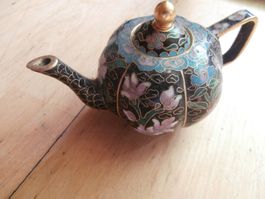 Rahmkännchen aus Messing, verziert mit blauem Emailmosaik