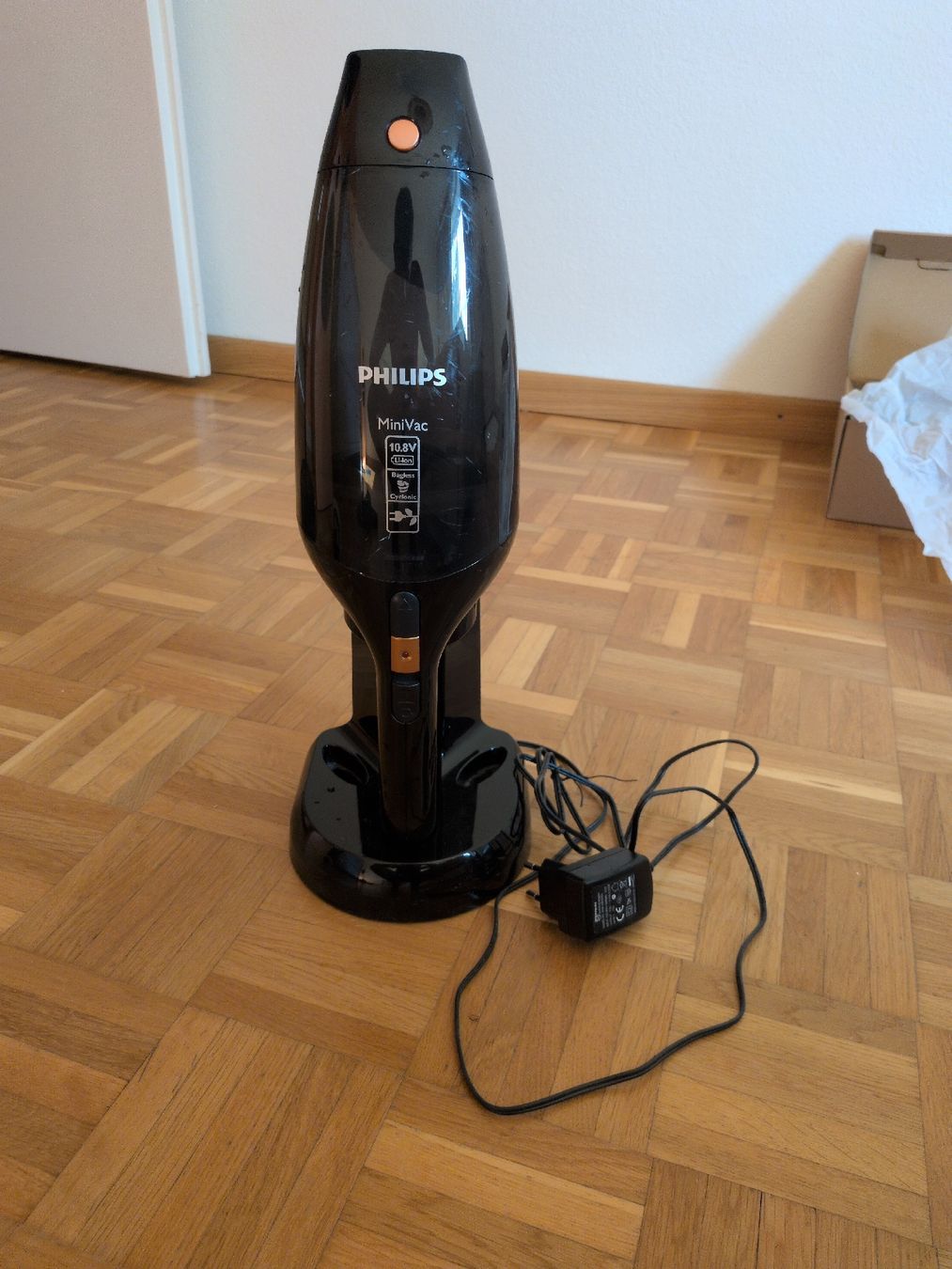 Philips Staubsauger & Zubehör: Philips MiniVac Handstaubsauger – Gebraucht aus Zürich von mosix01