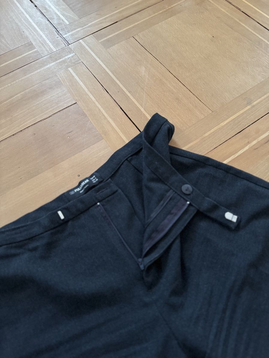 Pull&Bear Pantaloni: Pull&Bear Stoffhose Hose dunkelgrau Gr. 36 – Usato da Wittenbach venduto da Apicel 3