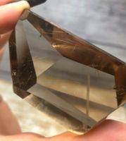 Rauchquarz mit Goldrutilen Freiform A 150g