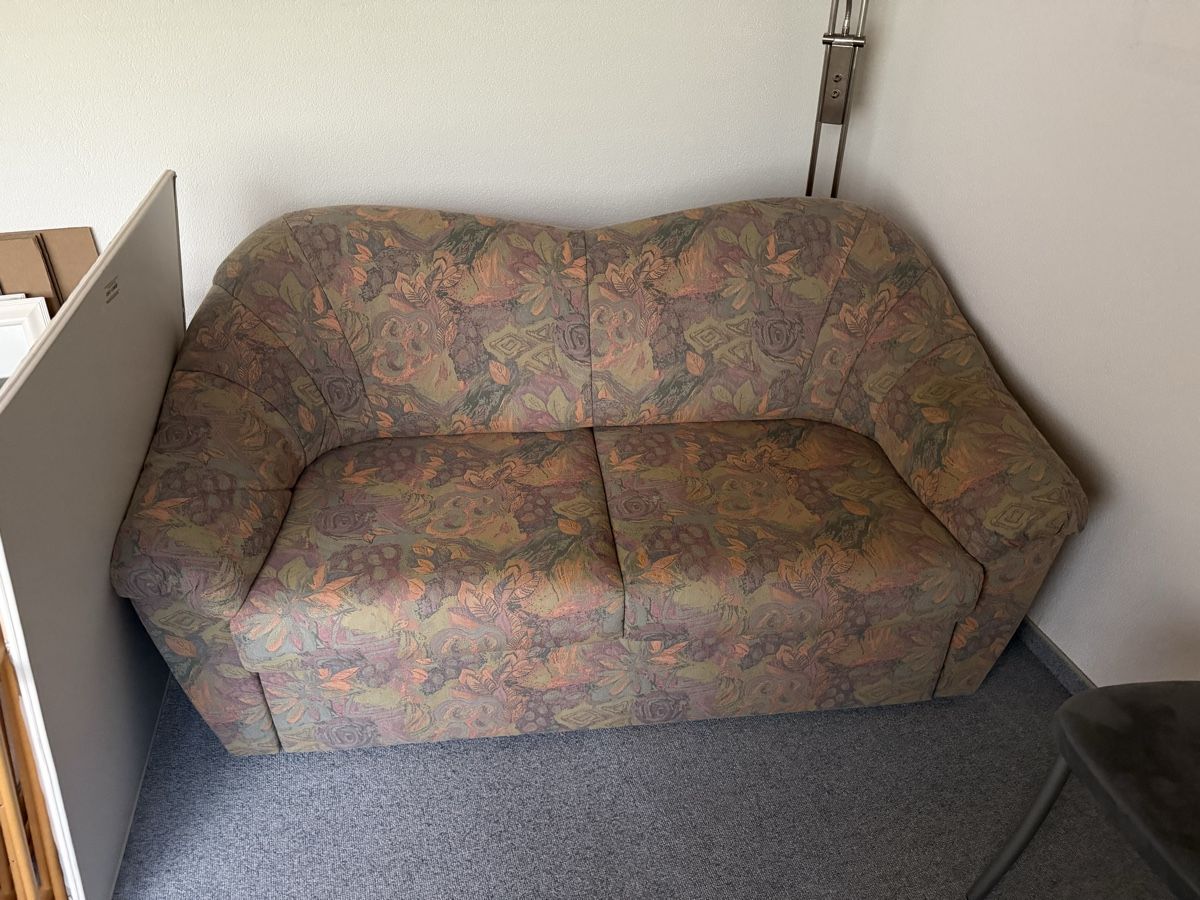 Lits: Altes Bettsofa ab 1.-CHF – D'occasion à Flawil par Scro_
