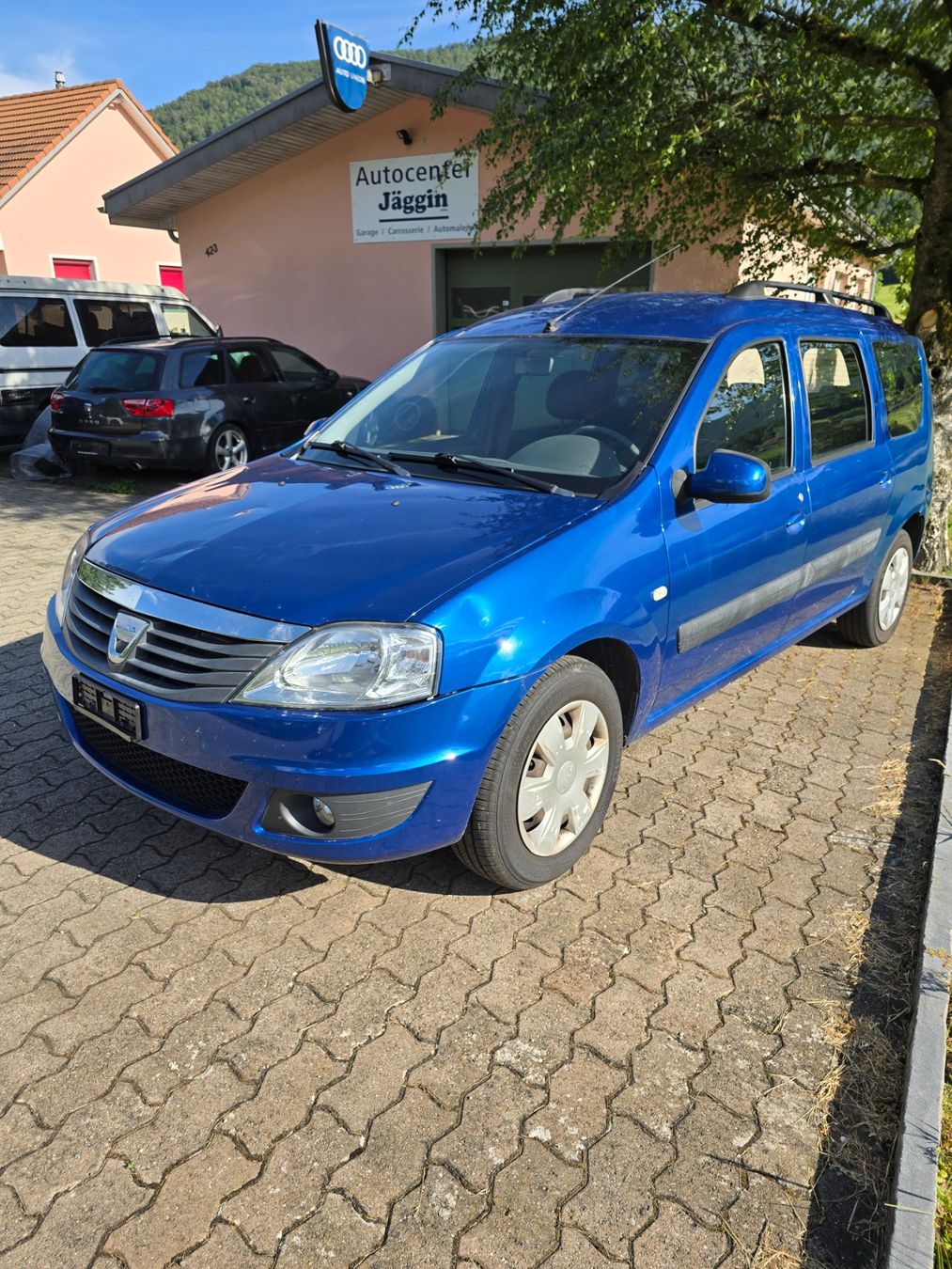Dacia Automobili: Dacia Logan 1.6 Benzin 2010 – Usato da Laupersdorf venduto da strizini