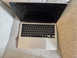 MacBook Air 13" (M2, 2022)