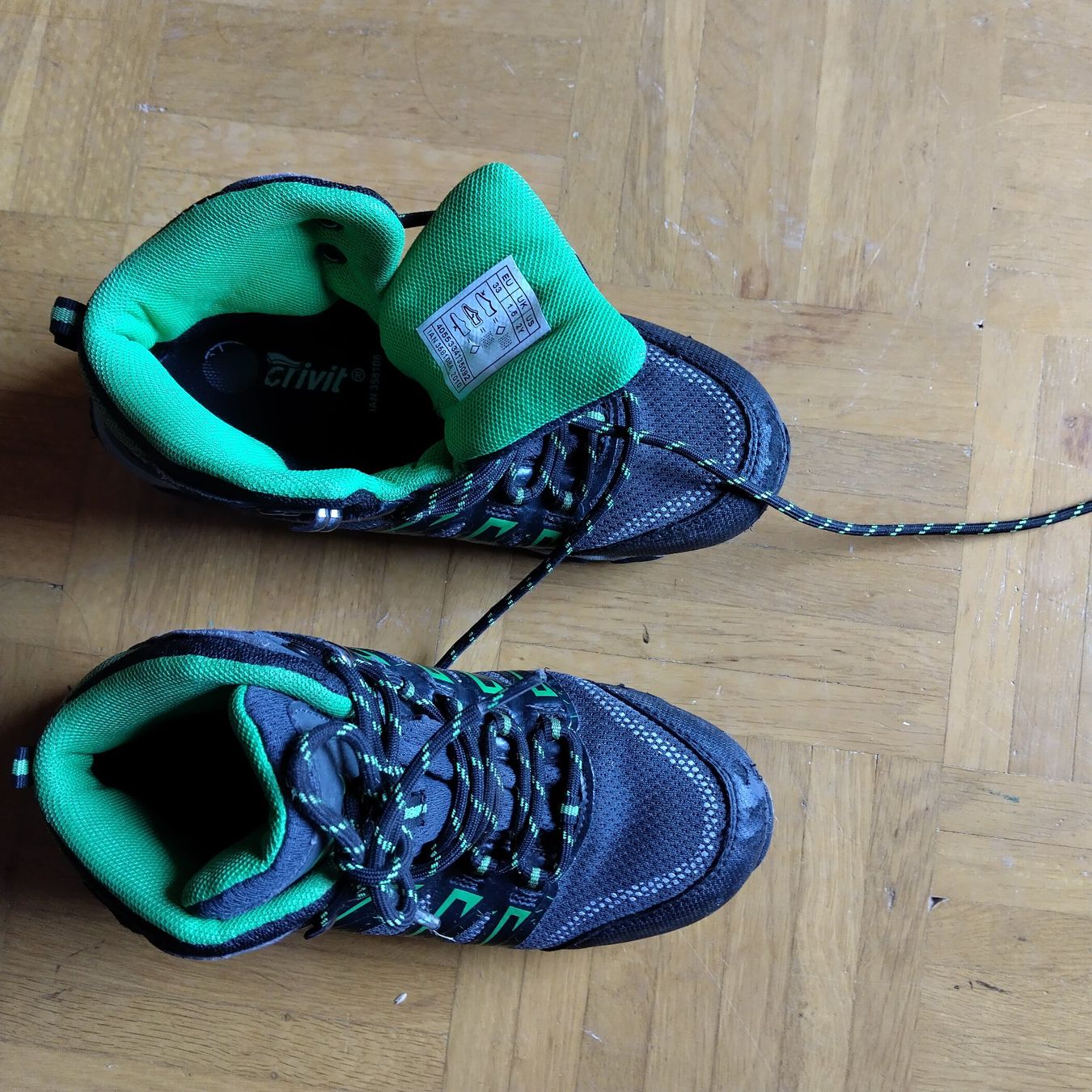 Scarpe da uomo: Wanderschuhe Kinder Crivit schwarz grün 33 – Usato da Oberdorf NW venduto da niederj