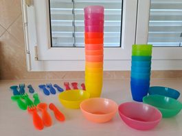 Lot vaisselle enfant IKEA : gobelets, bols, couverts 42 p.