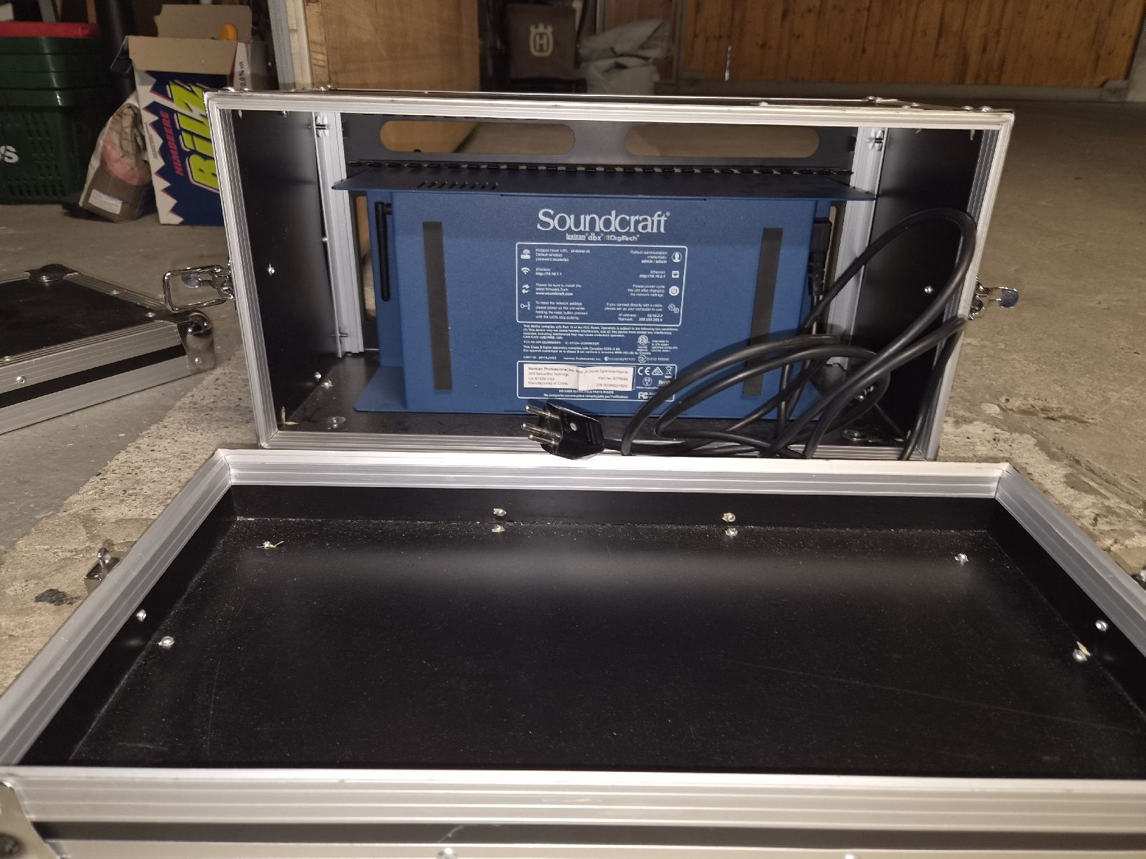 Soundcraft Console di mixaggio: Soundcraft Mixer im Koffer – Usato da Aesch BL venduto da RedChief-125 1