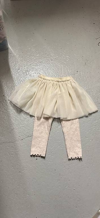Pantalons: Hose mit Rock Mädchen 86 – Neuf avec emballage d'origine à Utzenstorf par lad_s52h