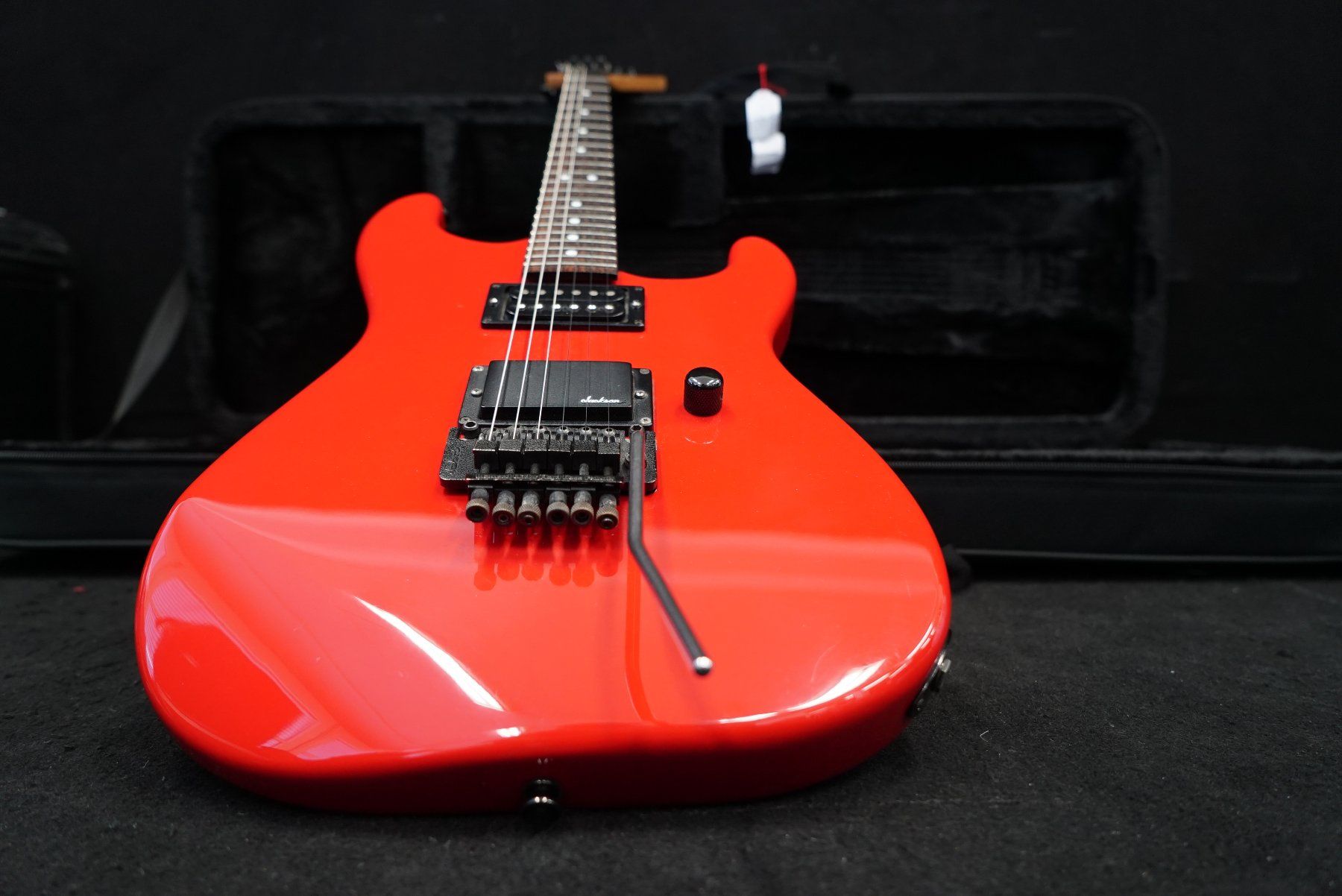 Charvel Strumenti musicali: Charvel Mod.2 E Gitarre mod. mit Case red – Usato da Ortschwaben venduto da Musictrade 1