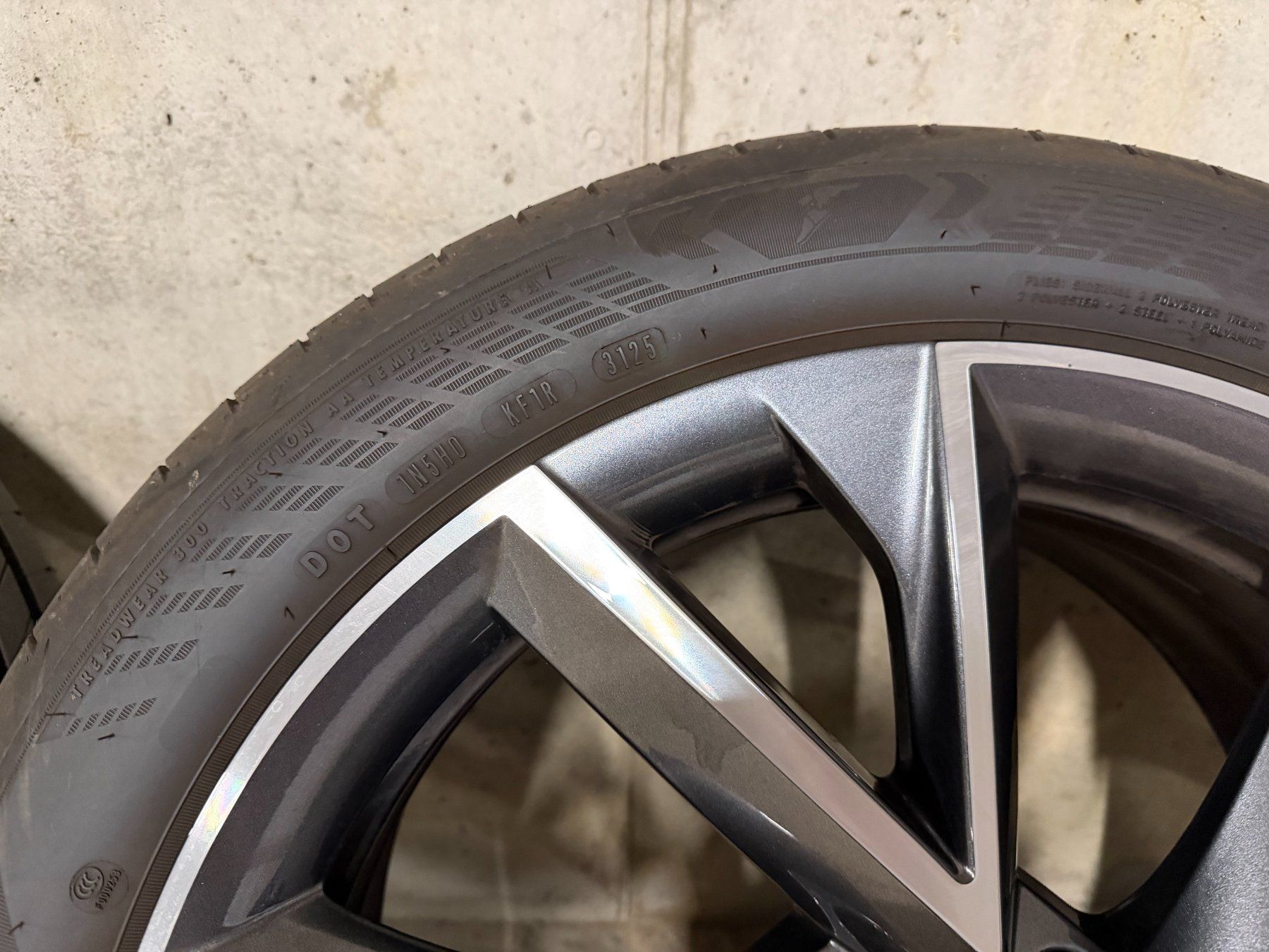 Skoda Pneumatici & Ruote complete: Original Skoda Superb 18"-Alukompletträder – Usato da Kyburg venduto da Mi_Ne 4