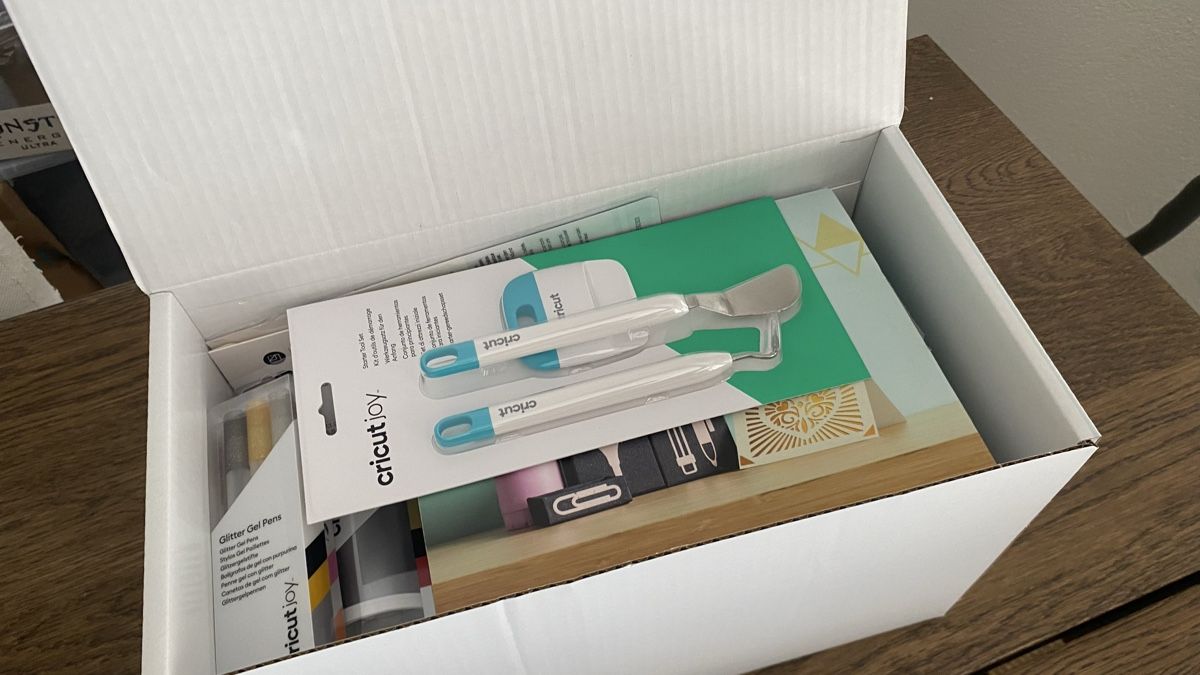 Cricut Kit bricolage: Cricut Joy Schneideplotter - Komplett mit Zubehör! Gift – Nuovo (secondo la descrizione) da Hochwald venduto da _biene_ 3