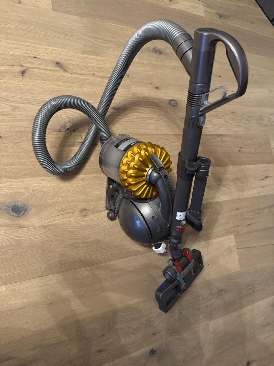 Dyson Aspirapolveri & Accessori: Dyson Cinetic DC52 Allergy Vacuum Cleaner – Usato da Fällanden venduto da sofileinlo 2