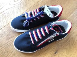 Neue Sneaker Gr.34