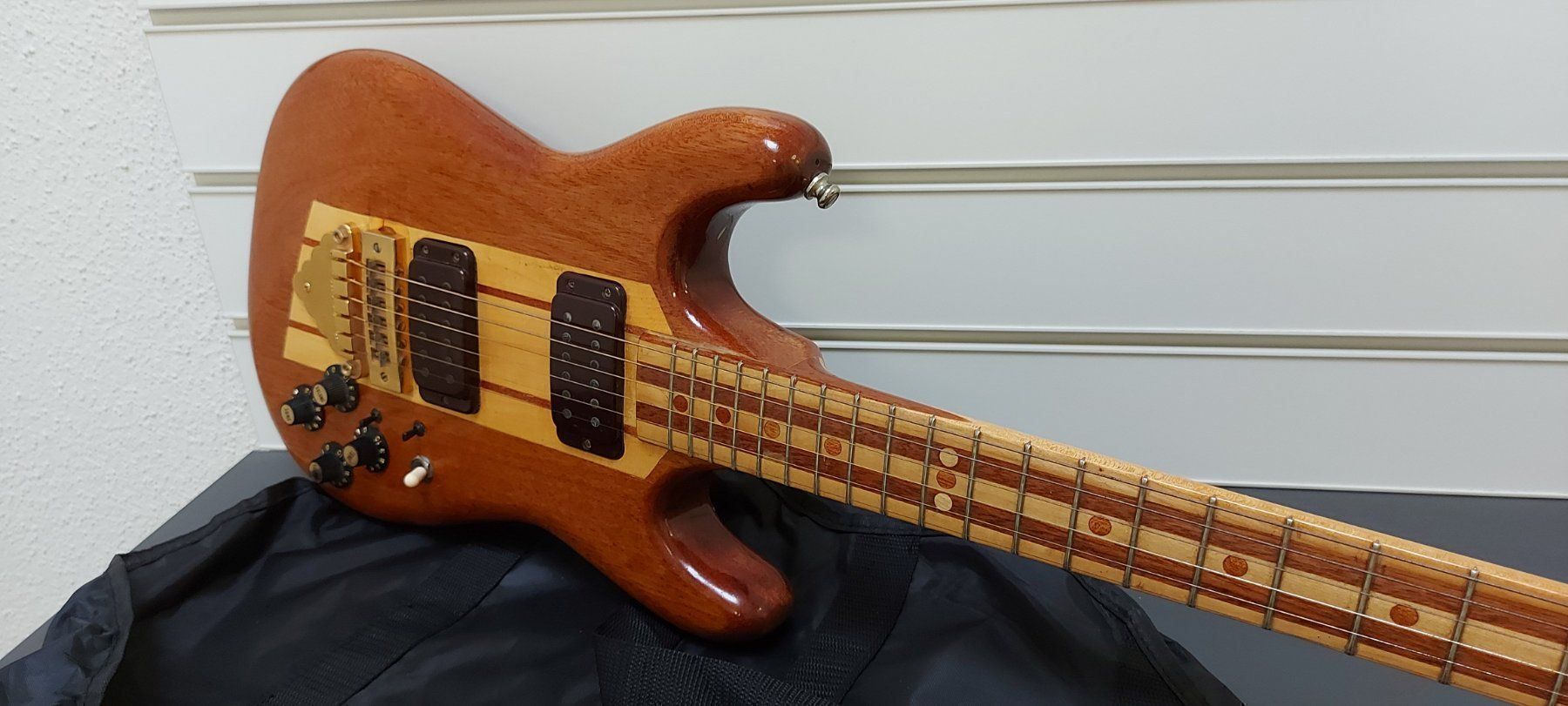 Ibanez Strumenti musicali: E-gitarre Ibanez WH , JG.1990 – Usato da Glattbrugg venduto da Swissmusik 2