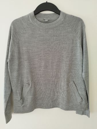 COS Wool Jumper with Pockets - Lightweight and Stylish