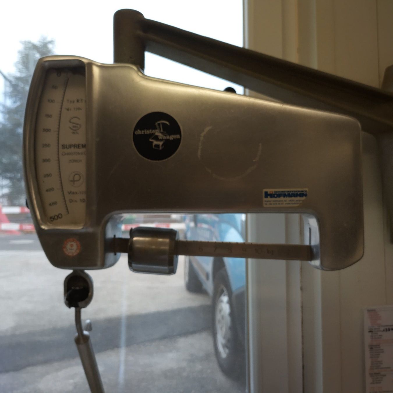 Waagen und Gewichte: Mechanische Wandwaage – Gebraucht aus Huttwil von vsrf11
