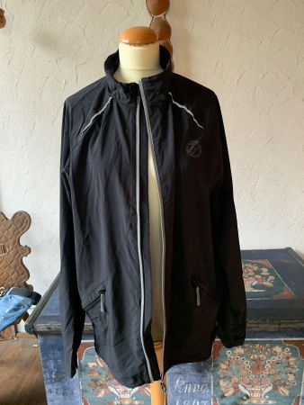 IJP DESIGN BY IAN JAMES POULTER  Jacke