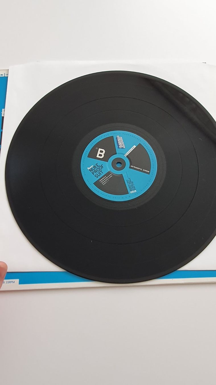 Dischi in vinile: Nuke Proof Suit Instrumentals – Usato da Zuchwil venduto da AdamO. 2
