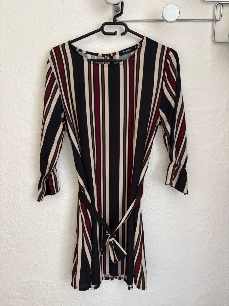 Kleider: Sommerkleid M – Gebraucht aus Nänikon von Amerika73
