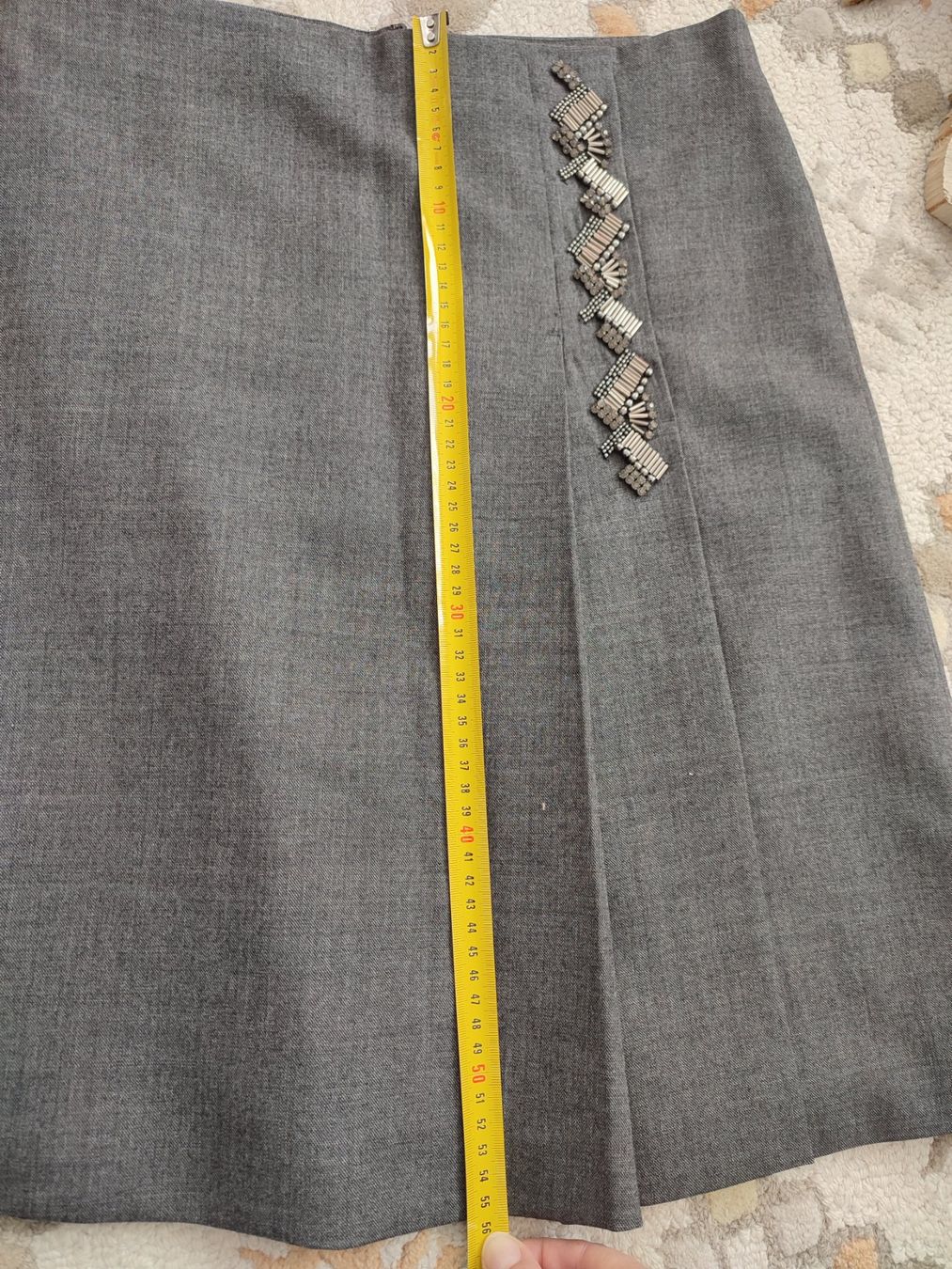 Max Mara Gonne: MaxMara Rock, grau, Gr. 38, mit Schmuckapplikationen. – Nuovo (secondo la descrizione) da Zürich venduto da sim_my2m 5