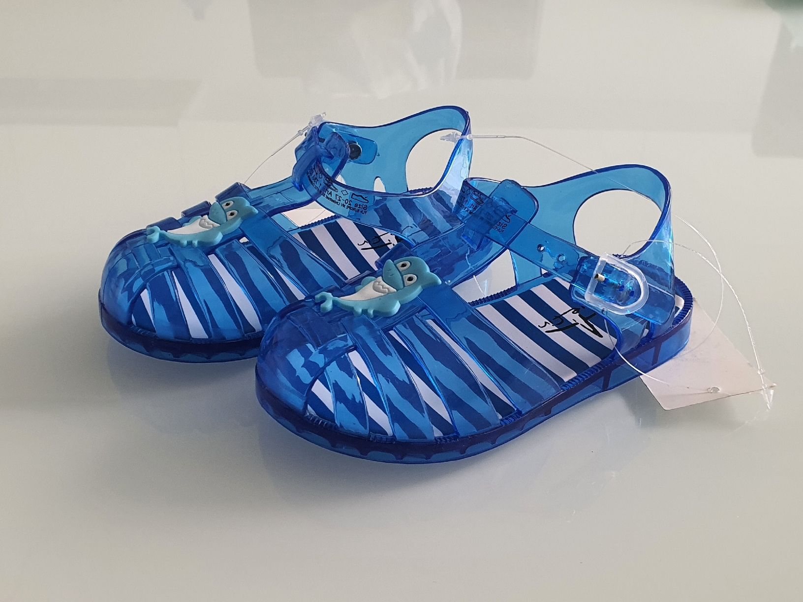 Scarpe per ragazzi: Gr. 24 - Shark Badesandalen, Neu – Nuovo e nell'imballaggio originale da Nürensdorf venduto da sal_g2bz