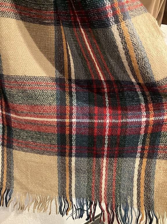 Foulards, Tücher & Schals: neuer karierter Wollenschal – Gebraucht aus Bern von Duartelina 1