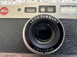 Leica CM Compact Camera 40mm f/2.4 Summarit lens, good condi