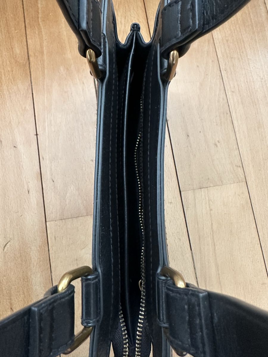 Brandy Melville Taschen für Damen: Schwarze Handtasche, elegantes Design – Neu (gemäss Beschreibung) aus Luzern von nee_zjh6 2