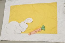 Krabbeldecke Kinder Hase Karotte gelb weiss
