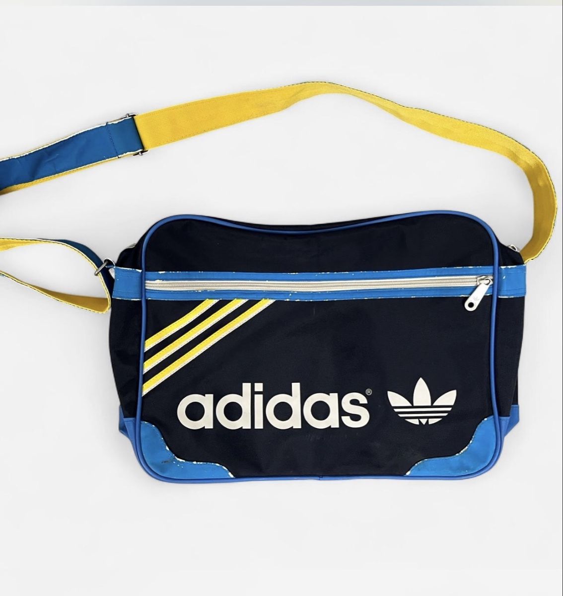 Adidas Taschen: Adidas Tasche Vintage – Gebraucht aus Gipf-Oberfrick von Sloth_1