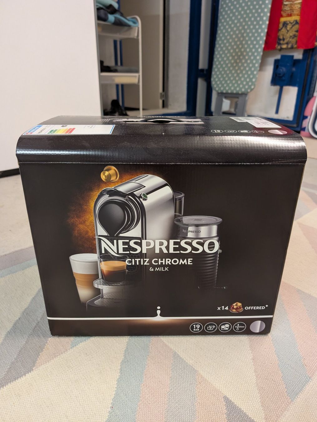 Nespresso Machines à café & Machines à expresso: Nespresso CITIZ CHROME mit Milchschäumer – Défectueux à Ettingen par Chrisdots