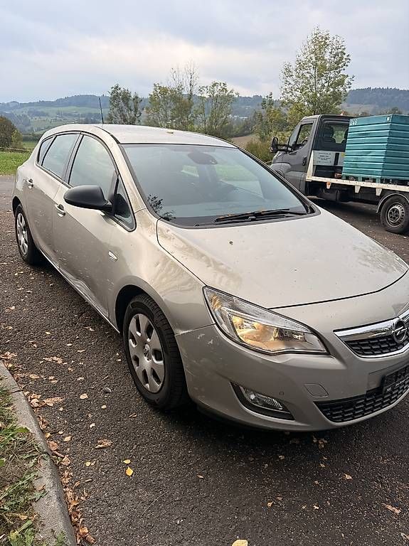 Autos: Opel Astra J  Ersatzteile  – Gebraucht aus Udligenswil von Sch2s 1