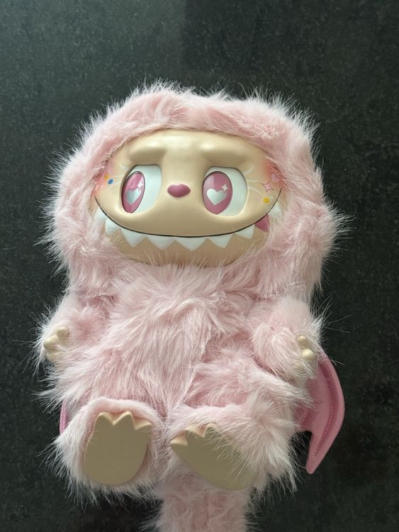 Labubu 38cm Rosa (Nuovo e nell'imballaggio originale) a Wald ZH per CHF ...